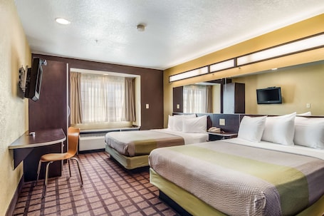 Minibar, desk, free WiFi, bed sheets