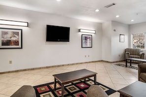 Lobby sitting area - Motel 6 Canton, GA (Canton)
