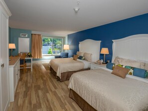 Room - Watkins Glen Harbor Hotel (Watkins Glen)