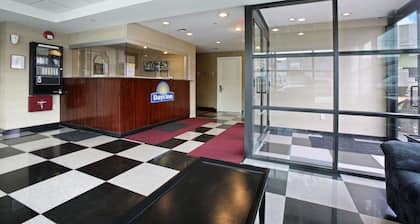 Days Inn by Wyndham Bronx Near Stadium