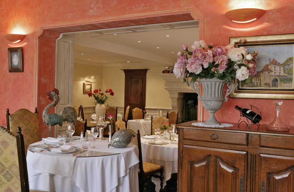 breakfast, lunch, dinner served; regional cuisine