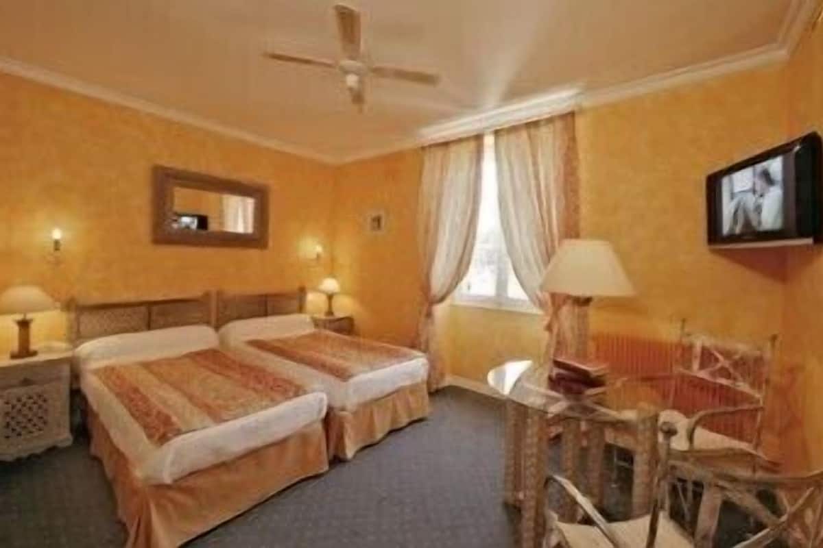 superior double room | 1 bedroom, in-room safe, soundproofing, free wifi