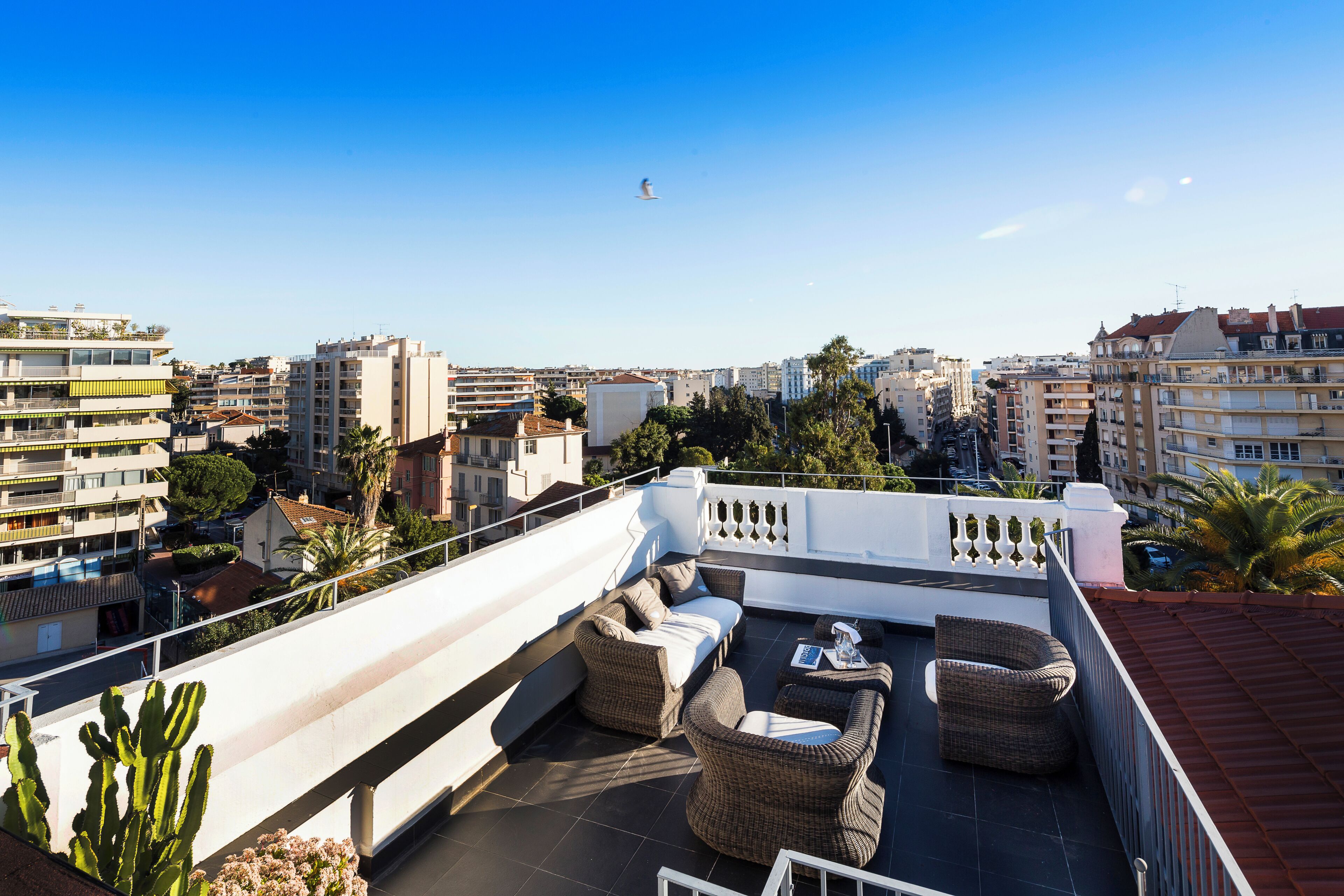 Penthouse, Terrasse | Bettwäsche aus ägyptischer Baumwolle, Zimmersafe, Schreibtisch