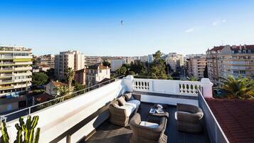 Penthouse, Terrasse | Bettwäsche aus ägyptischer Baumwolle, Zimmersafe, Schreibtisch