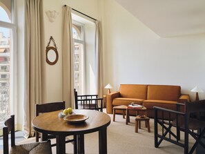 Le Duplex Balcon 2 chambres | Living area | Flat-screen TV, DVD player, iPod dock - Anchor Cannes Riviera  (Cannes)