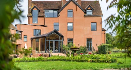 Guildford Manor Hotel & Spa