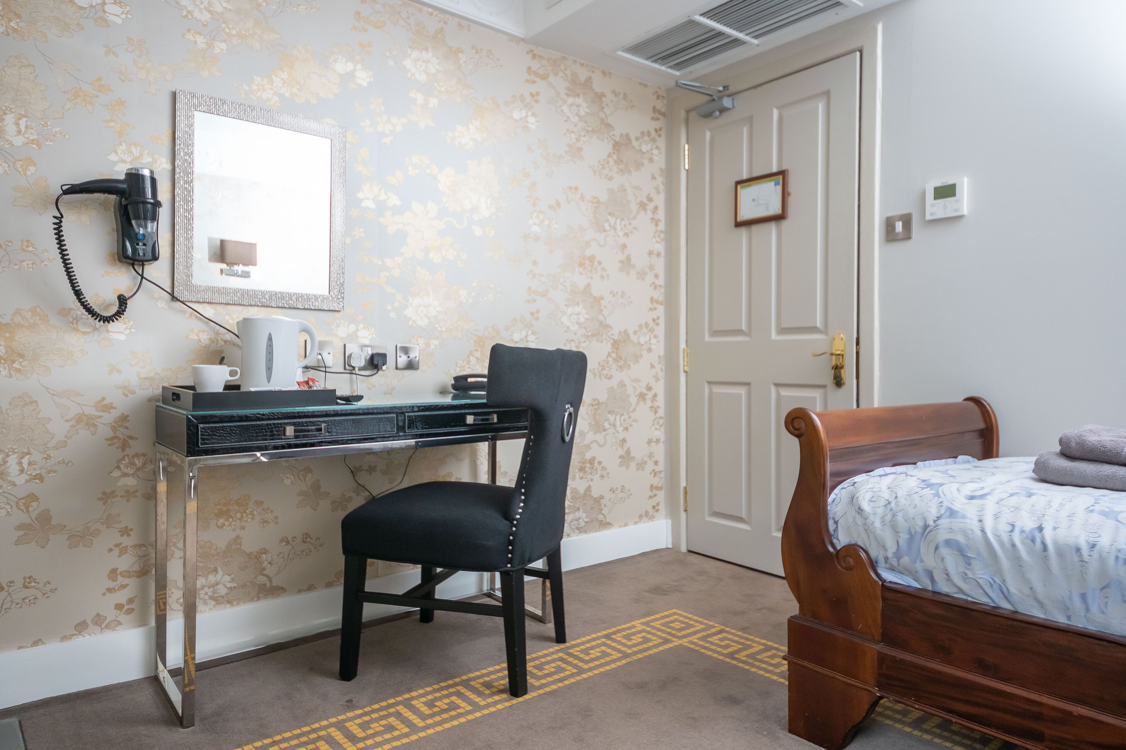 Photo - Guildford Manor Hotel & Spa