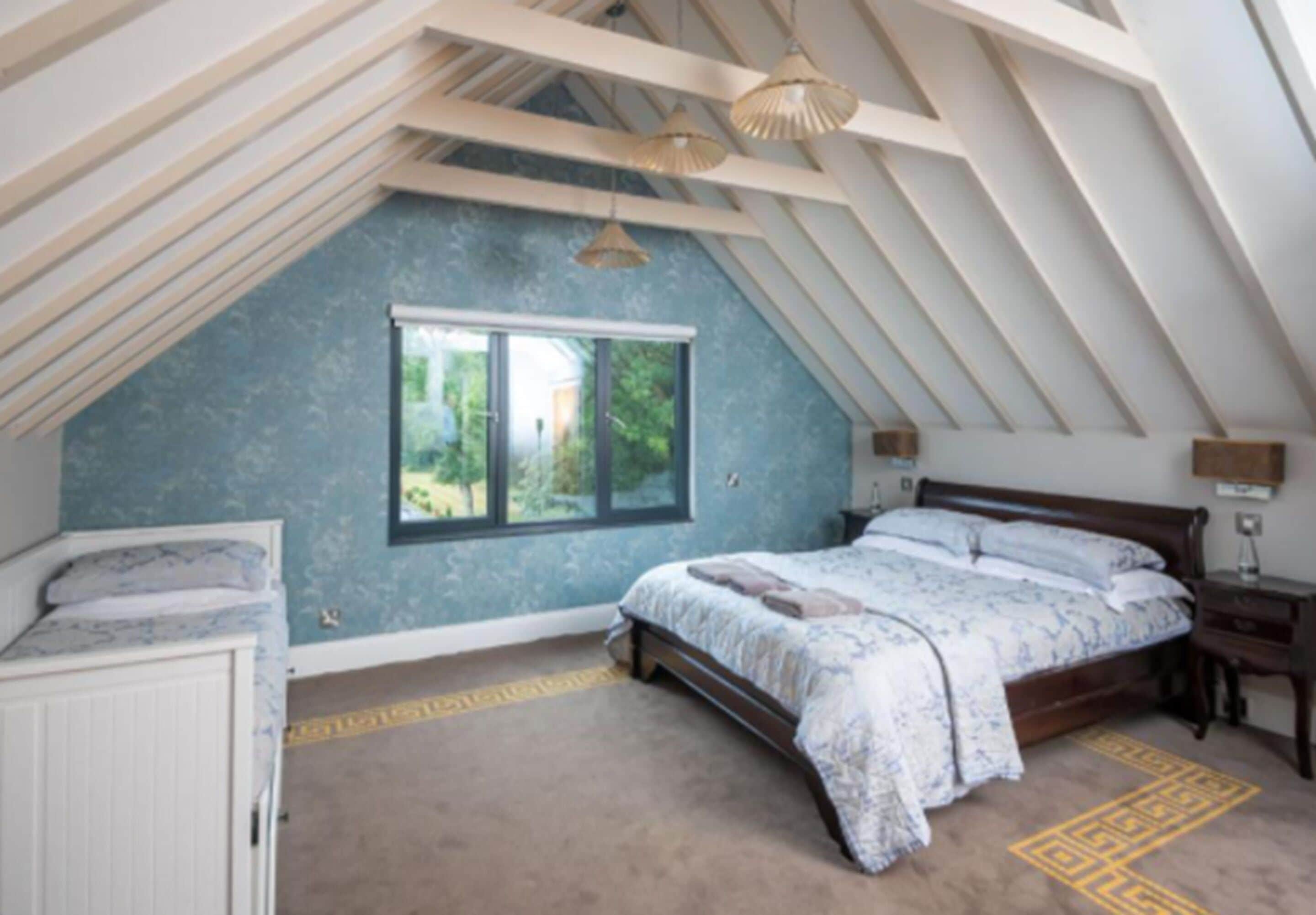 Feature Room - Family | Desk, iron/ironing board, free WiFi