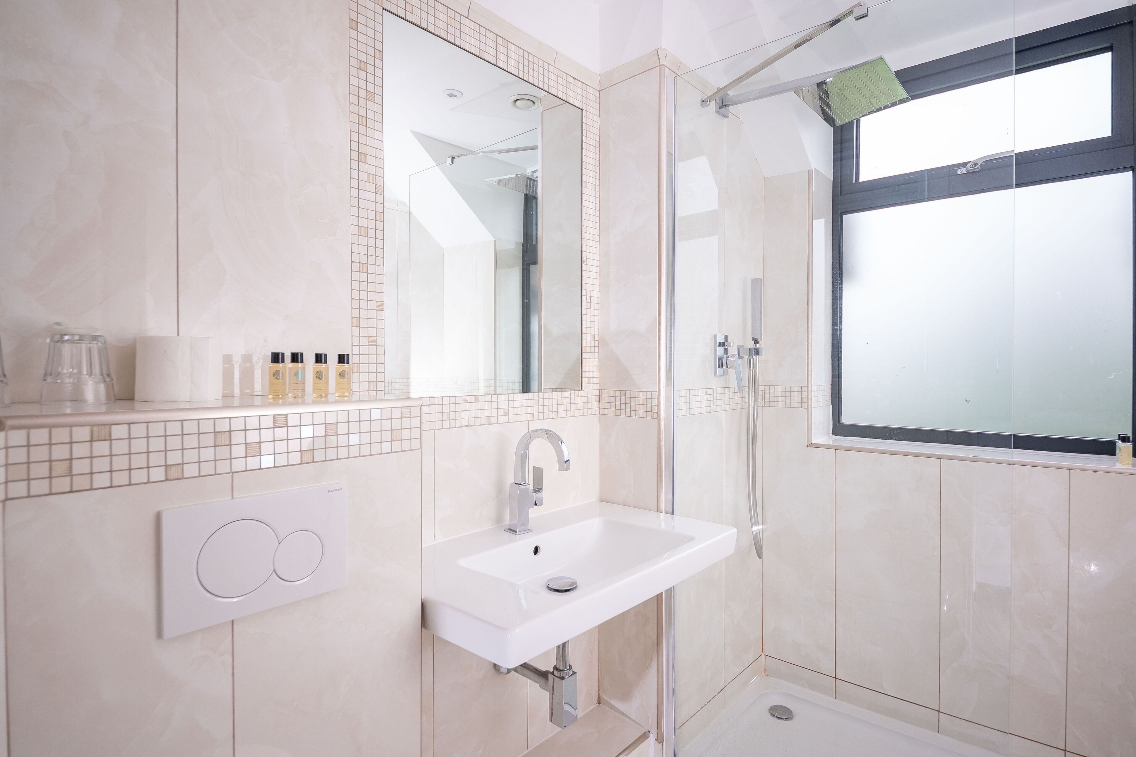 Photo - Guildford Manor Hotel & Spa