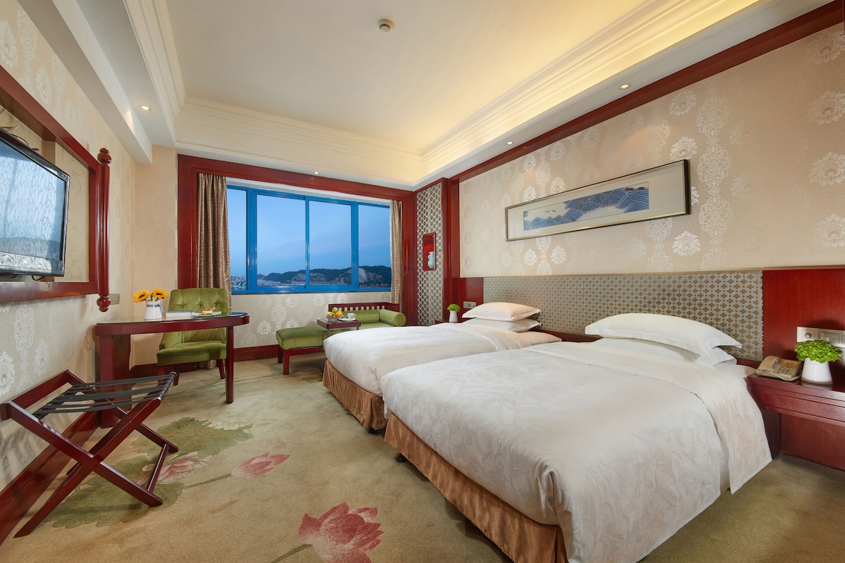 Deluxe Twin Room | Premium bedding, down duvets, blackout curtains, free WiFi