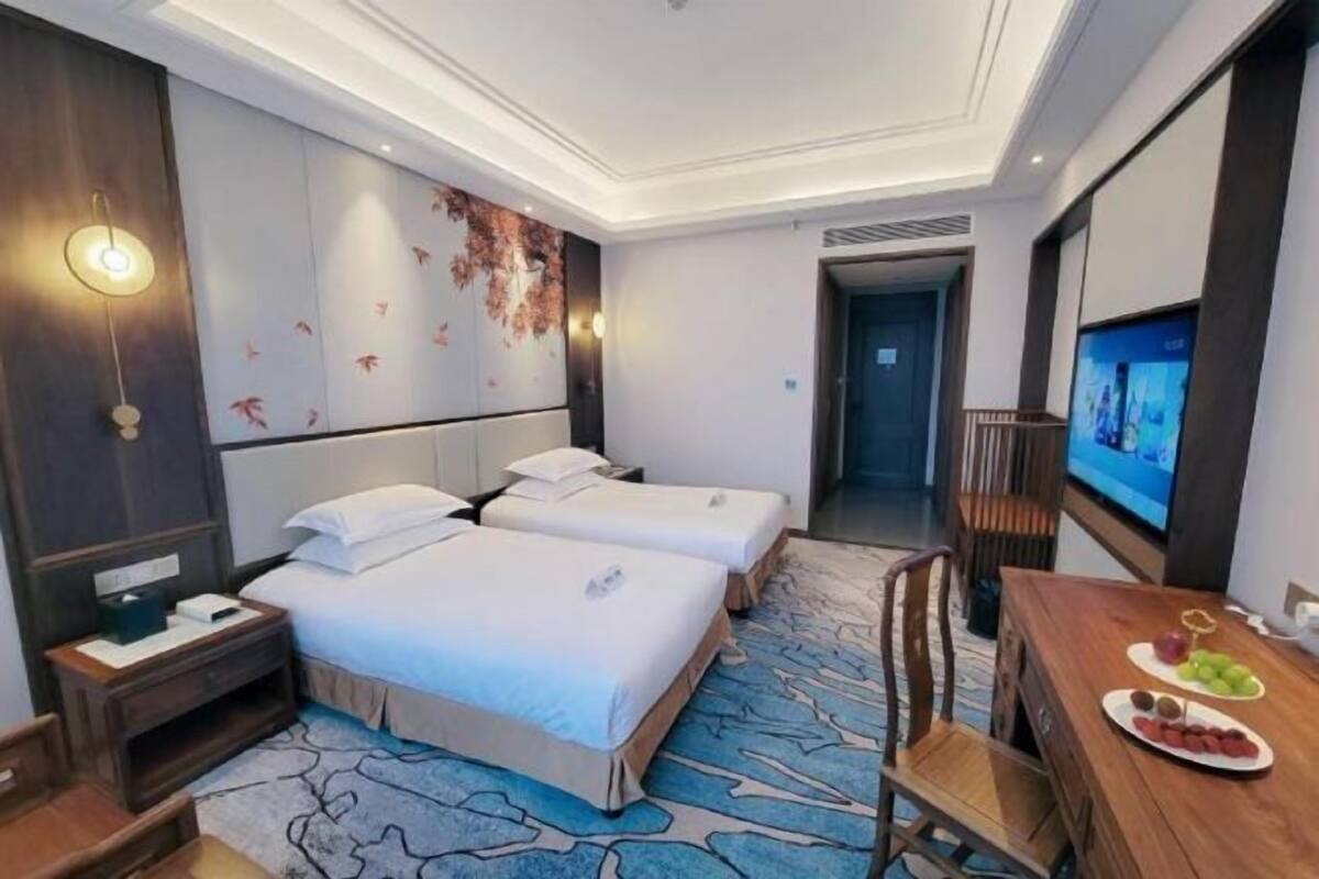 Premium bedding, down duvets, blackout curtains, free WiFi