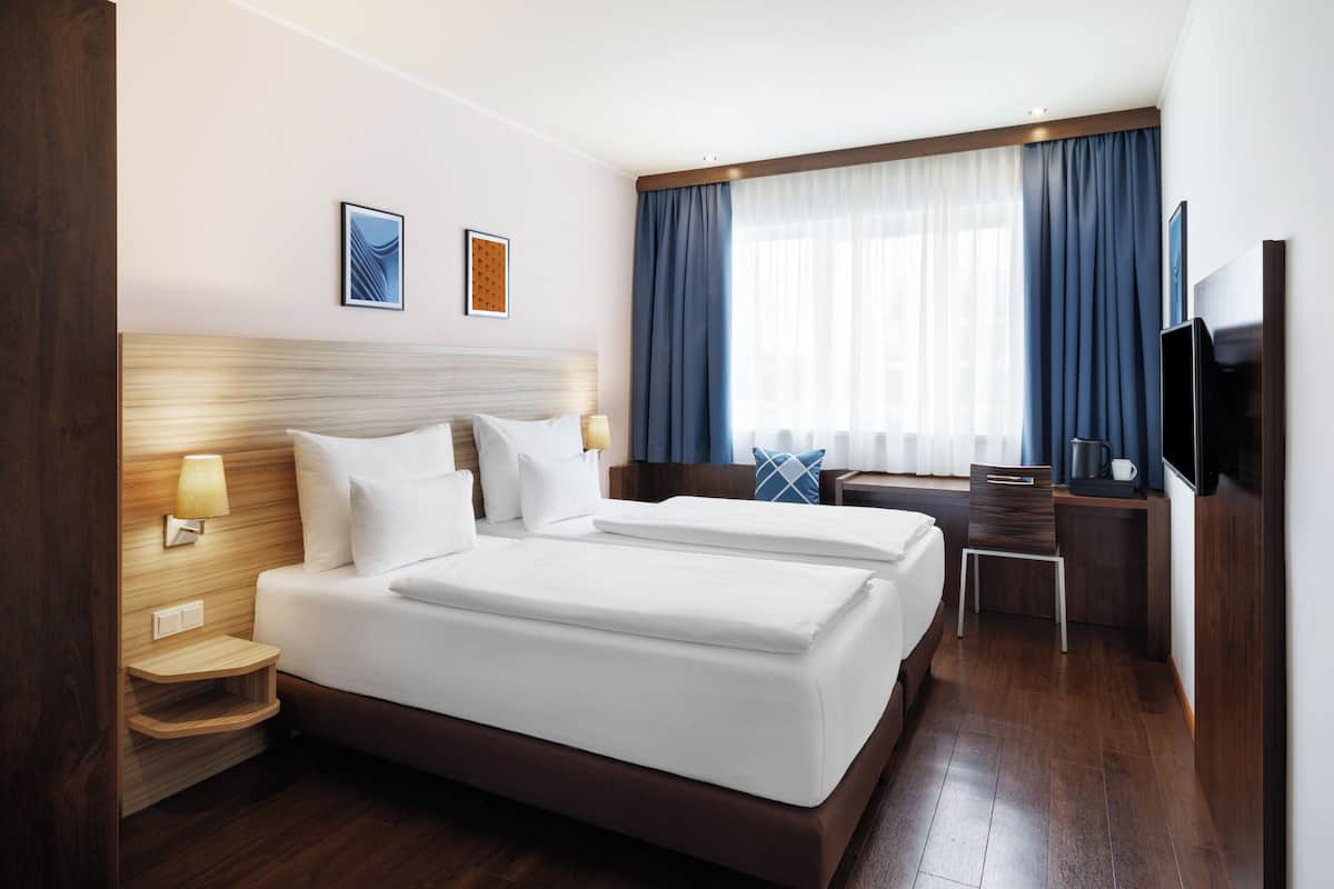 Standard Room, 2 Twin Beds, City View (City View) | Minibar, in-room safe, desk, blackout drapes