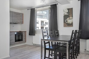 Standard Apartment, 2 Bedrooms | Private kitchen