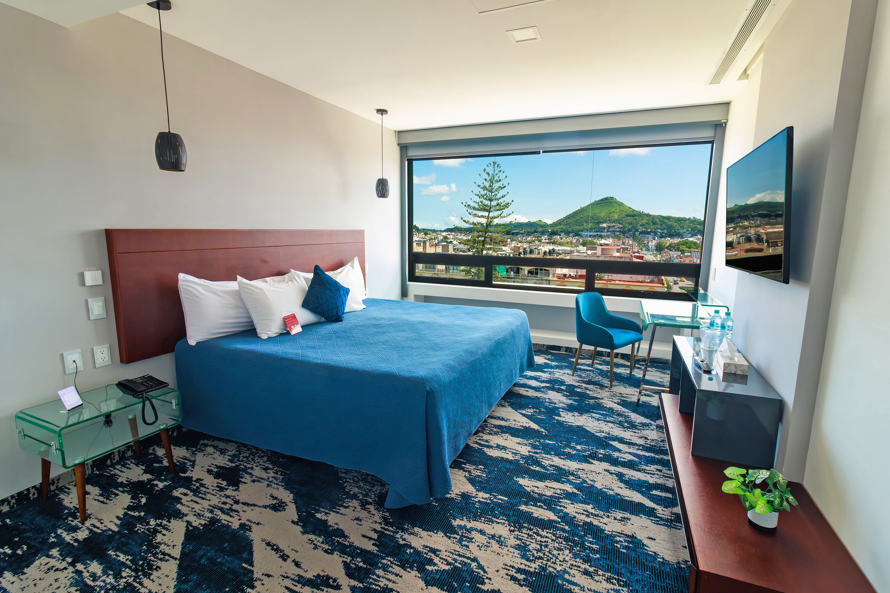 Rom – superior, 1 kingsize-seng | Sengetøy av topp kvalitet, dundyner og senger med overmadrass