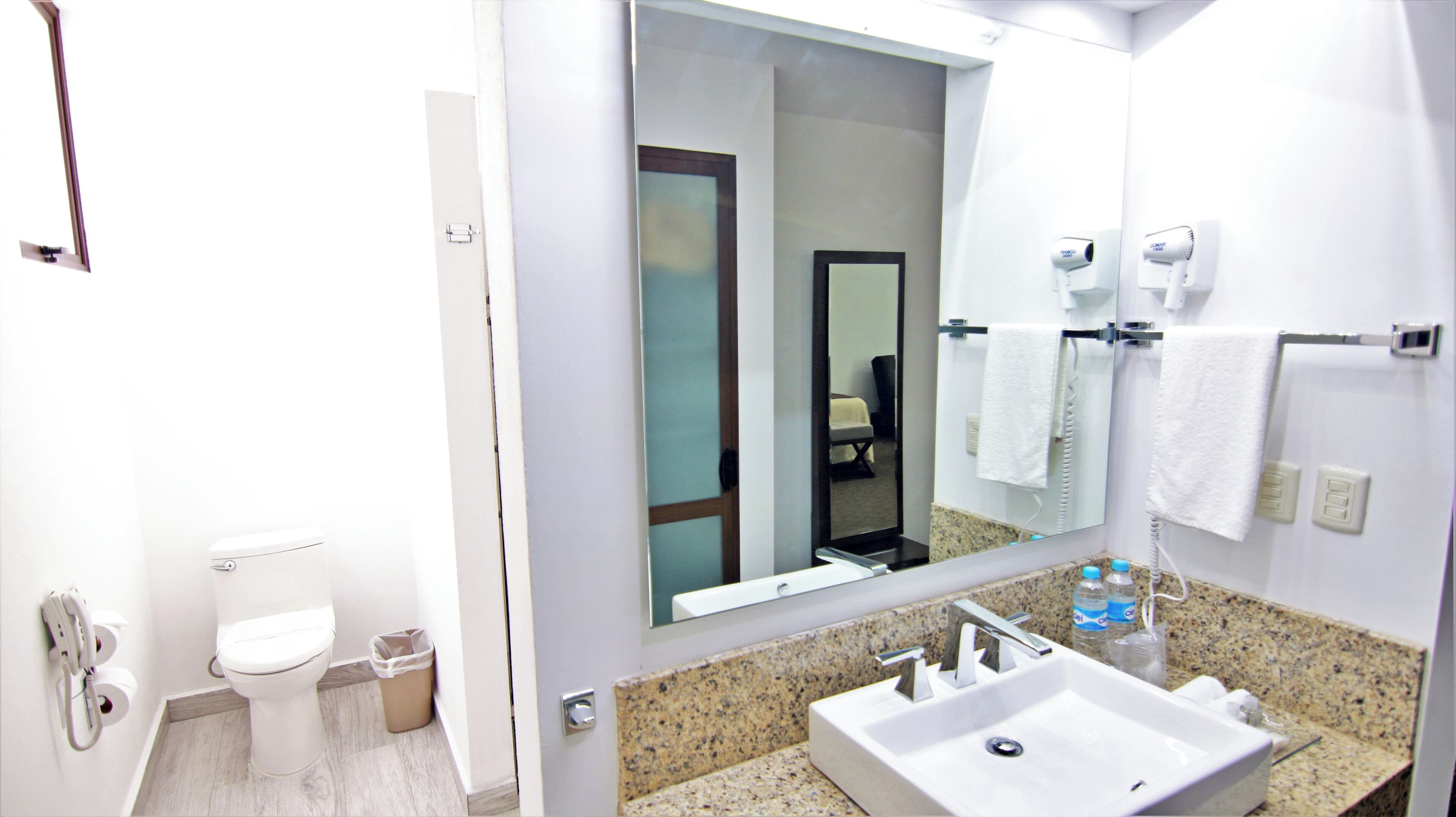 Premium Room | Bathroom | Shower, rainfall showerhead, free toiletries, hair dryer