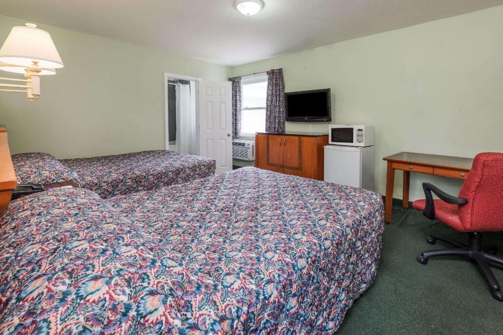 Free WiFi, bed sheets, alarm clocks