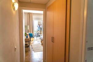 标准双床房 | 特色装修、办公桌、免费 WiFi、床单