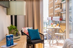 Habitación estándar doble | Decoración individual, escritorio, wifi gratis y ropa de cama