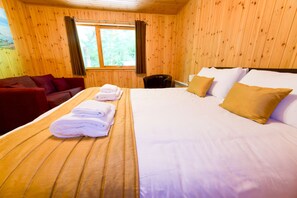 Familieværelse til 3 personer (Lodge) | Premium-sengetøj, gratis Wi-Fi, sengetøj