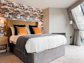 Kahden hengen deluxe-huone | Ylelliset vuodevaatteet, ilmainen Wi-Fi, vuodevaatteet