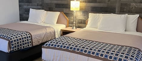 标准房, 2 张大床, 无烟房 | 办公桌、遮光窗帘、熨斗/熨衣板、免费 WiFi
