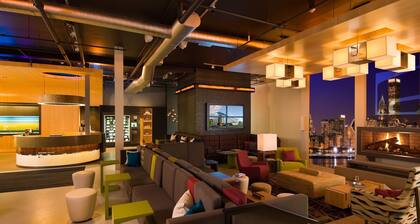 Aloft Portland Airport at Cascade Station