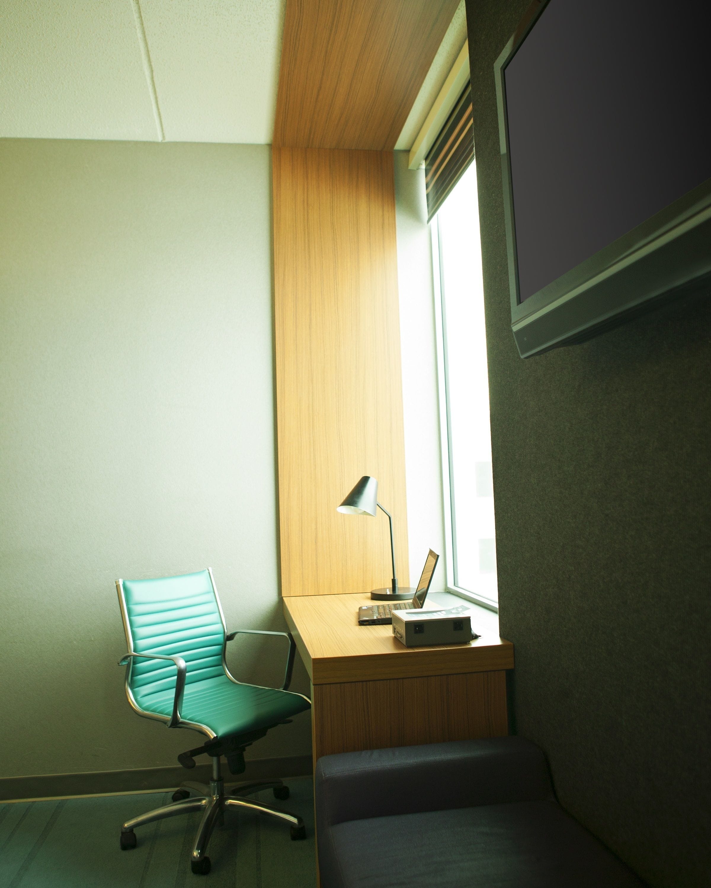 in-room business centre