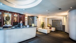 Standard Twin Room, 2 Twin Beds | Reception - The Kildare Street (Dublin)