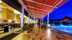 Daily buffet breakfast for a fee - Peach Blossom Resort (Karon)