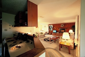 Individually decorated, iron/ironing board, free WiFi, bed sheets