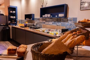 Daily buffet breakfast (EUR 16 per person)