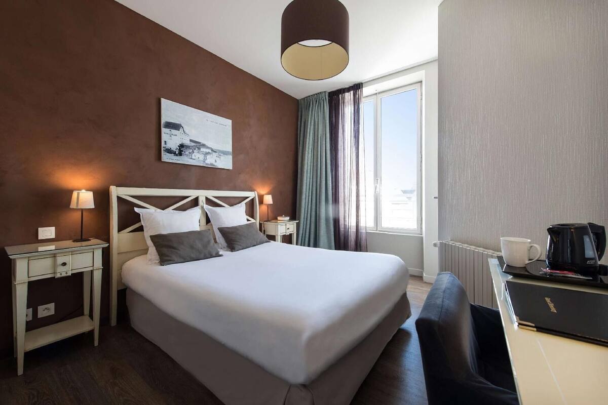 In-room safe, desk, blackout curtains, soundproofing
