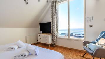 Suite, 1 trĂšs grand lit, non-fumeurs, vue mer | Vue de la chambre