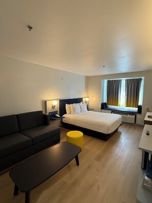 Suite, accessible aux personnes à mobilité réduite | Bureau, fer et planche à repasser, accÚs au Wi-Fi (inclus)