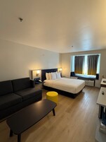 Suíte, acessível | Escrivaninha, ferros/tábuas de passar roupa, Wi-Fi de cortesia