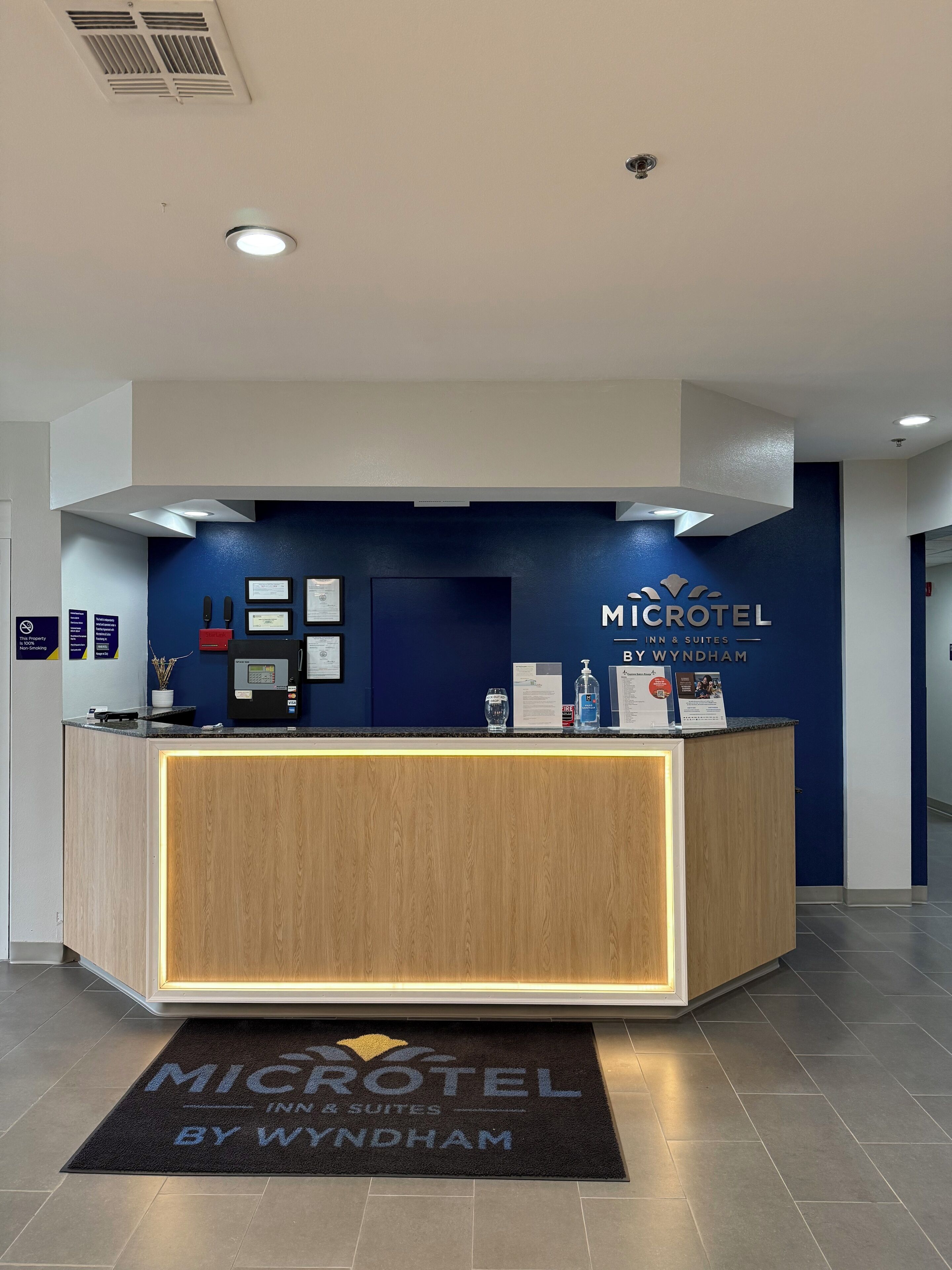 Concierge desk