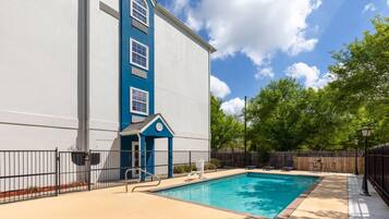 Seasonal outdoor pool, open noon to 8:00 PM, sun loungers