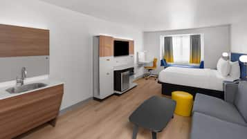 Studio Suite, 1 Queen Bed, Non Smoking | Individually decorated, individually furnished, desk, laptop workspace