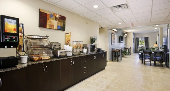 Free daily continental breakfast