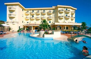 Outdoor pool, open 8:00 AM to 8:30 PM, pool umbrellas, sun loungers - Sunshine Hotel & Spa (Ricadi)