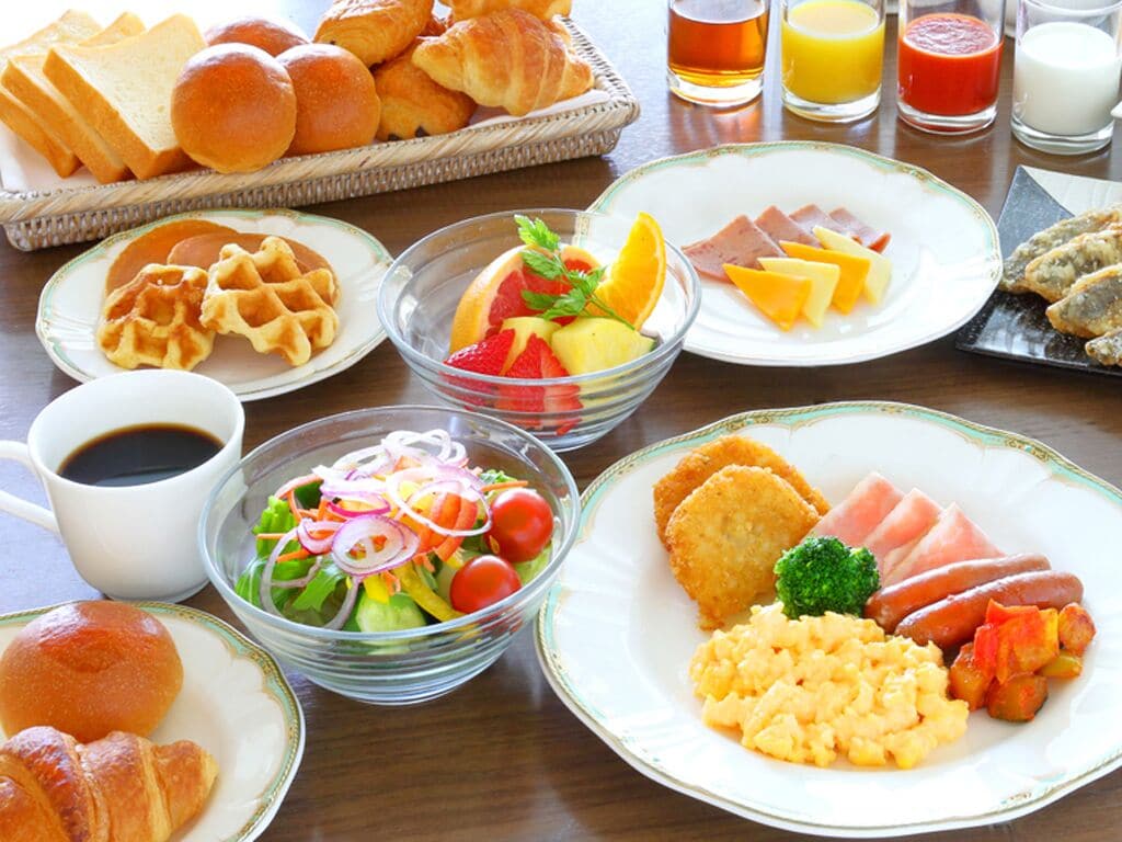 daily buffet breakfast (jpy 2900 per person)
