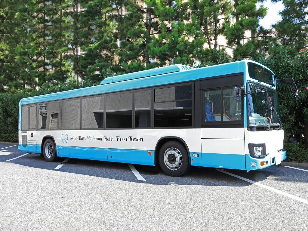 Theme park shuttle