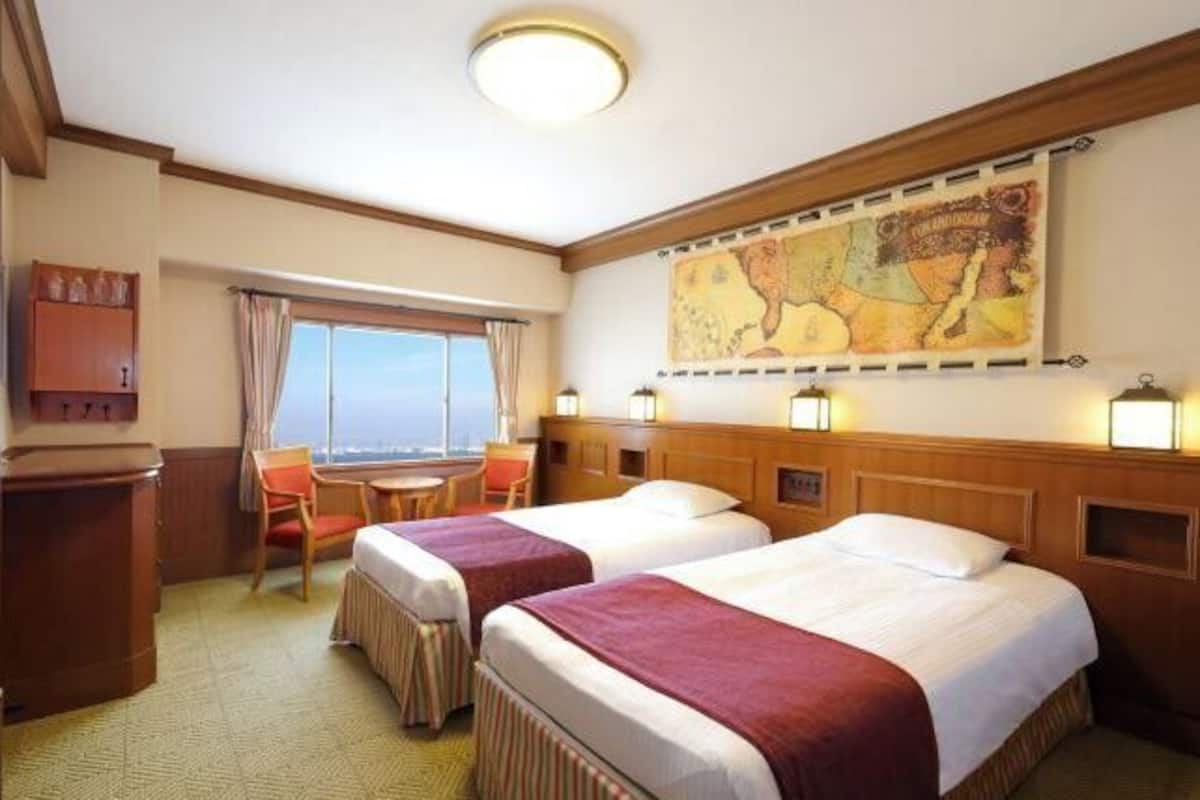 1 bedroom, blackout drapes, iron/ironing board, free WiFi