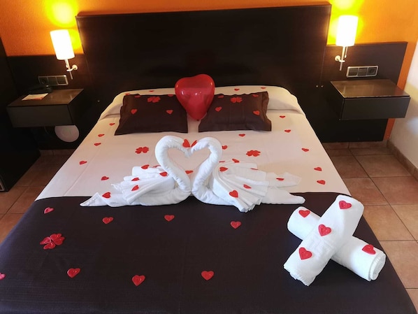 Premium bedding, minibar, individually furnished, desk