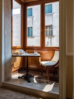 Colazione continentale, servita tutte le mattine (20 EUR a persona) 