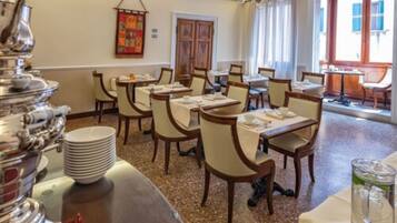 Daily continental breakfast (EUR 20 per person)