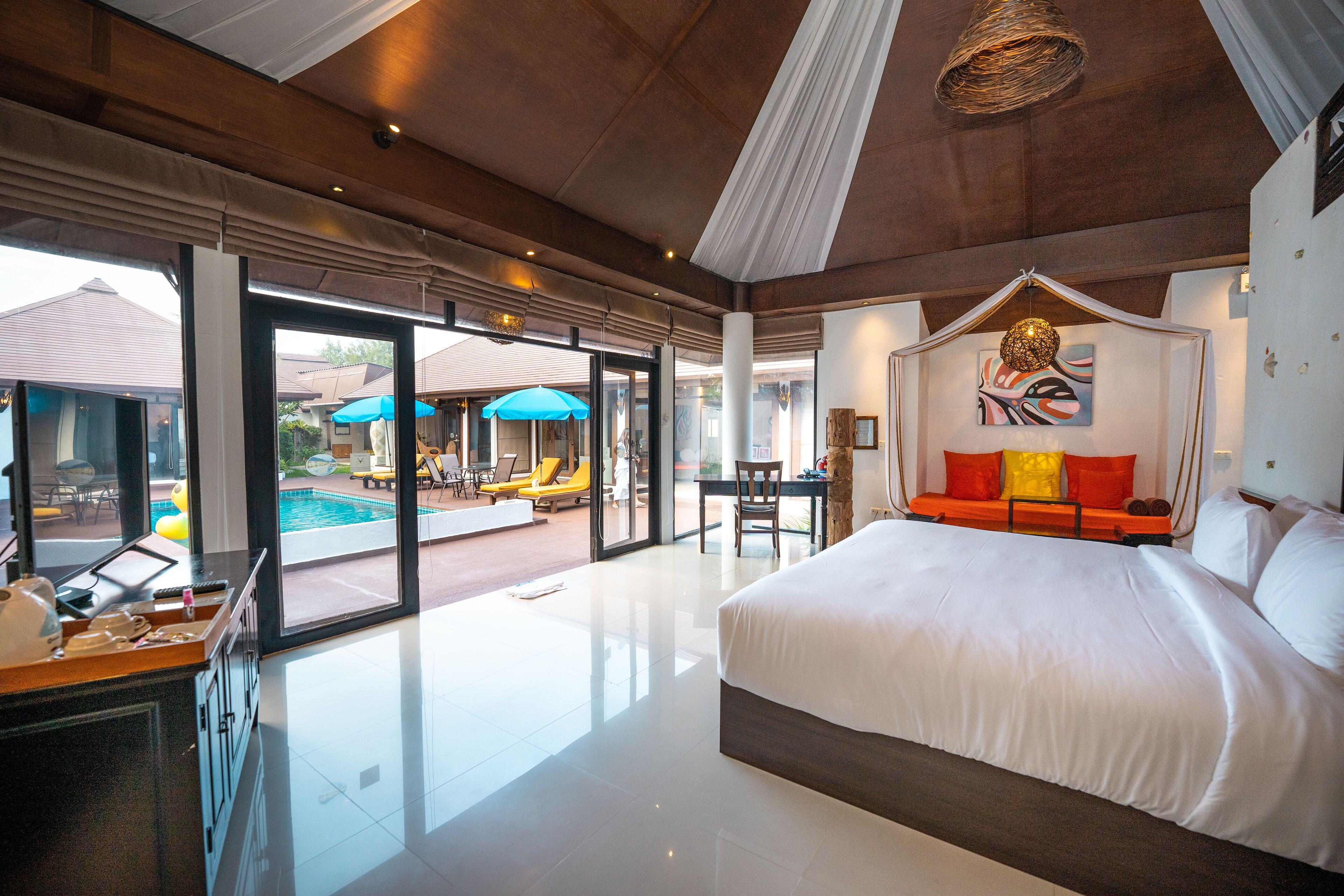 Presidential Villa | Hypo-allergenic bedding, in-room safe, desk, laptop workspace