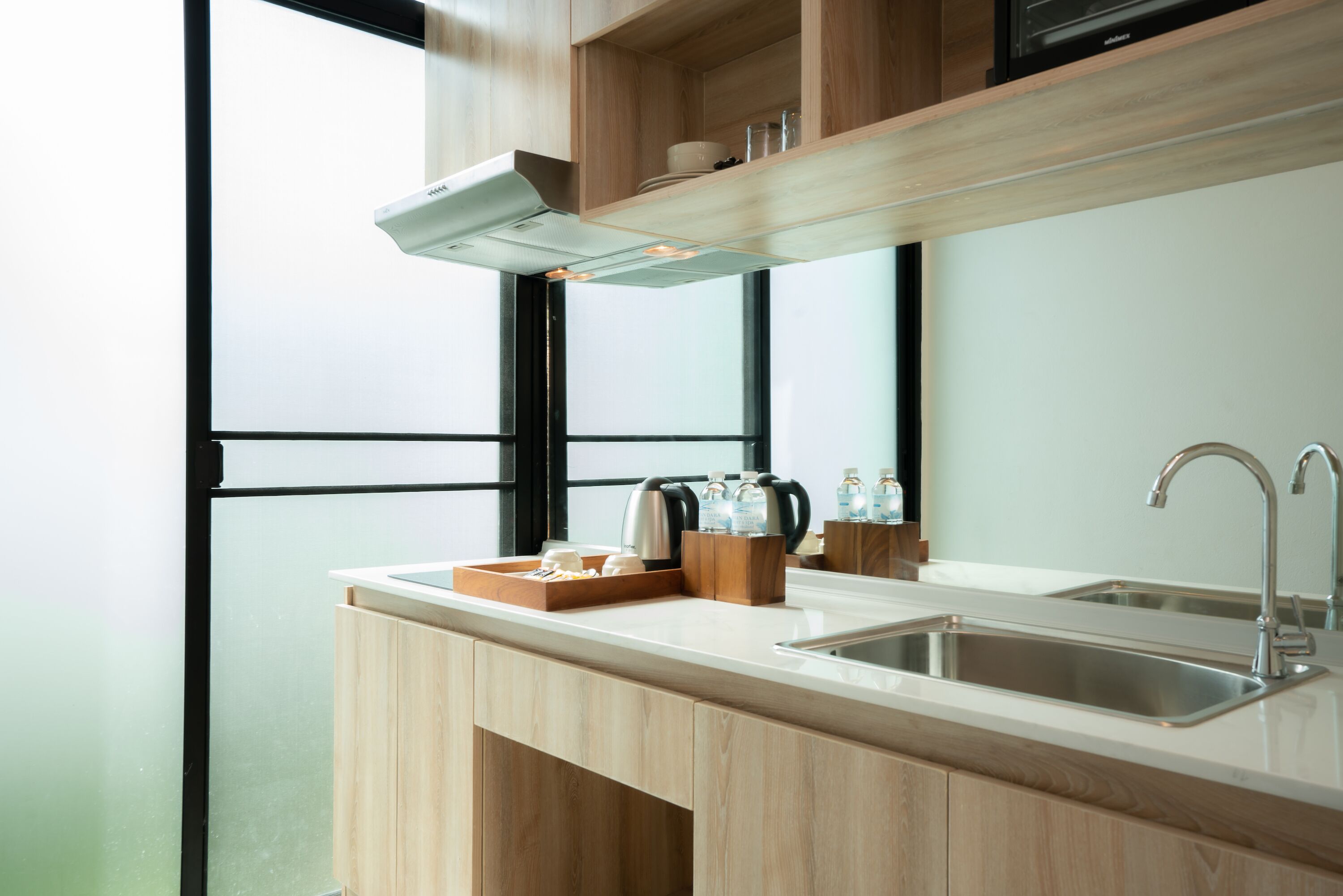 冰箱、微波炉、烤箱、厨具/餐具