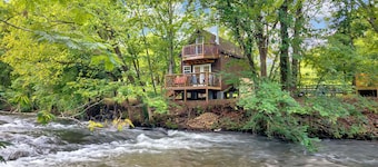 Creekwalk Inn and Cabins