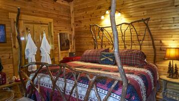 Cades Cove Cabin Suite | In-room dining